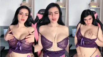 Selebgram Alondra Live Show BarBar Video by TubeV