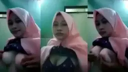 Jilbab Pamer Toket Besar Video by BokepHUB Jilbab Pamer Toket Besar Video by BokepHUB