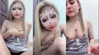 Si Pirang Cute Pamerin Uting Nenen