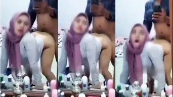 Pacar Hijab Mendesah Keenakan Dientot Doggy Video by PornOne Pacar Hijab Mendesah Keenakan Dientot Doggy Video by PornOne