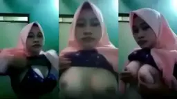 Jilbab 4_BG Pamer Toket Besar