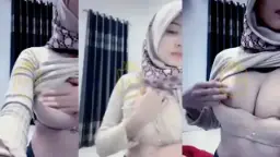 Nella Jilbab Cantik Keluarkan Susunya Video by PornGo Nella Jilbab Cantik Keluarkan Susunya Video by PornGo
