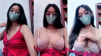 Yasmine Live Spill Belahan Toket Video by PornTrex