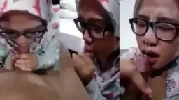 Jilbab Berkacamata Kena Crot di Muka Video by FapHouse